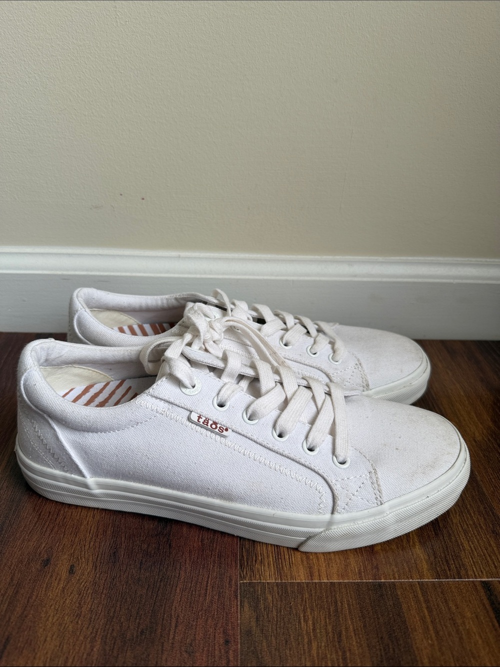 Taos Canvas Plim Soul White Sneakers Womens 9.5
